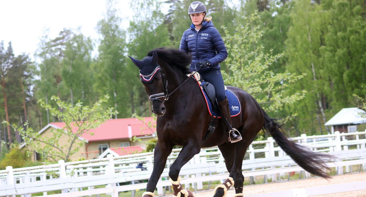 Hatten av för dressyrryttaren och bloggaren Emelie Brolin Hatten av för dressyrryttaren och bloggaren Emelie Brolin
