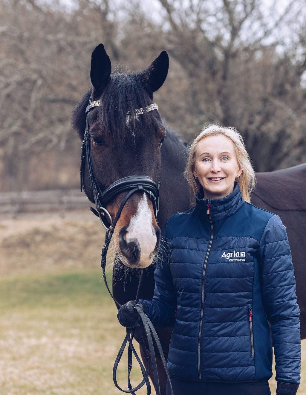 Agrias vd Agnes Fabricius med en  av sina hästar.