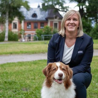 Monica Tuvelid, vice vd, Agria med sin hund